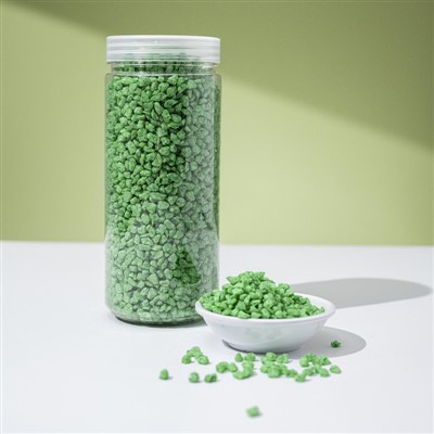 짙은 녹색 장식 돌